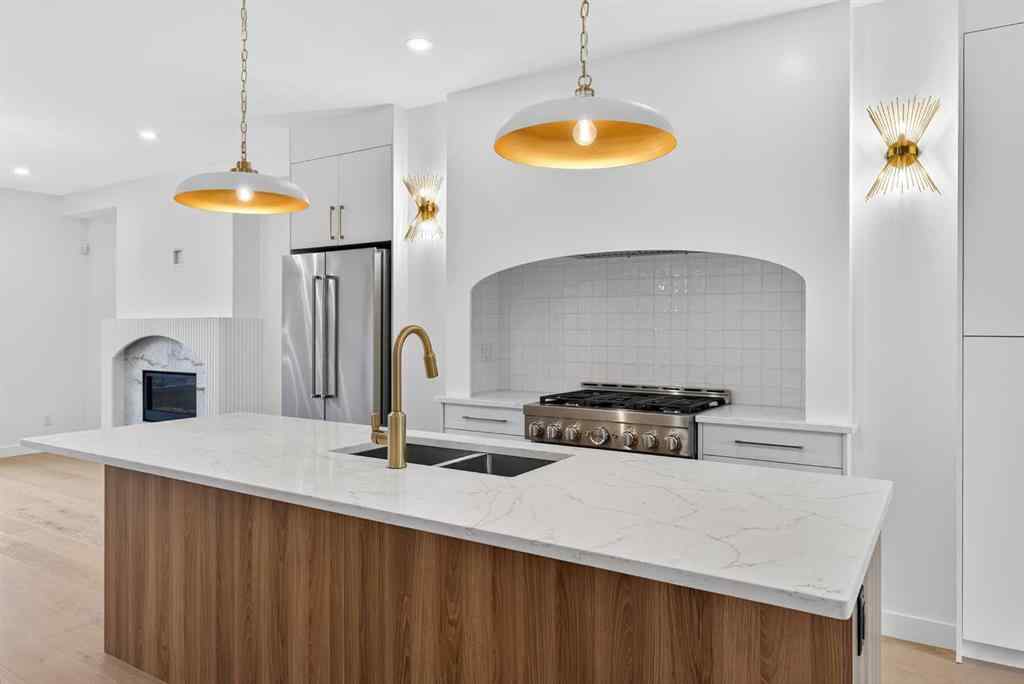 MLS® A2257733 - 2038 54 Avenue SW in North Glenmore Park Calgary, Residential