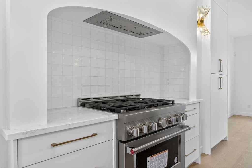 MLS® A2257733 - 2038 54 Avenue SW in North Glenmore Park Calgary, Residential