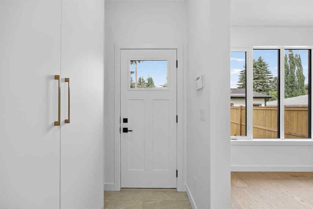MLS® A2257733 - 2038 54 Avenue SW in North Glenmore Park Calgary, Residential