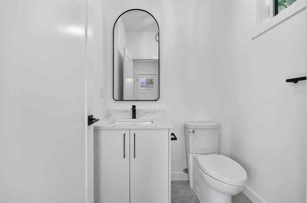 MLS® A2257733 - 2038 54 Avenue SW in North Glenmore Park Calgary, Residential