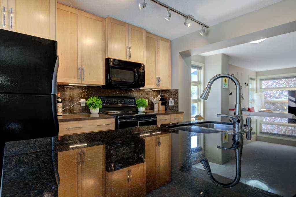 MLS® A2257734 - 115 Aspen Hills Villas SW in Aspen Woods Calgary, Residential