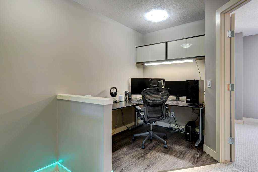 MLS® A2257734 - 115 Aspen Hills Villas SW in Aspen Woods Calgary, Residential