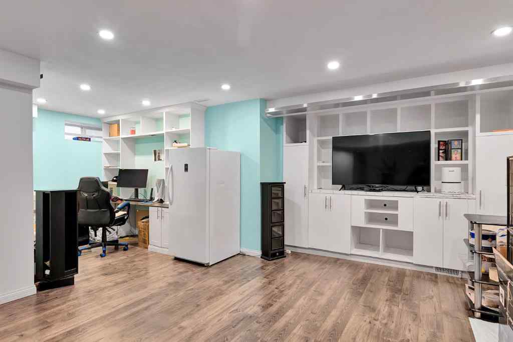MLS® A2257740 - 175 Evansmeade Common NW in Evanston Calgary, Residential
