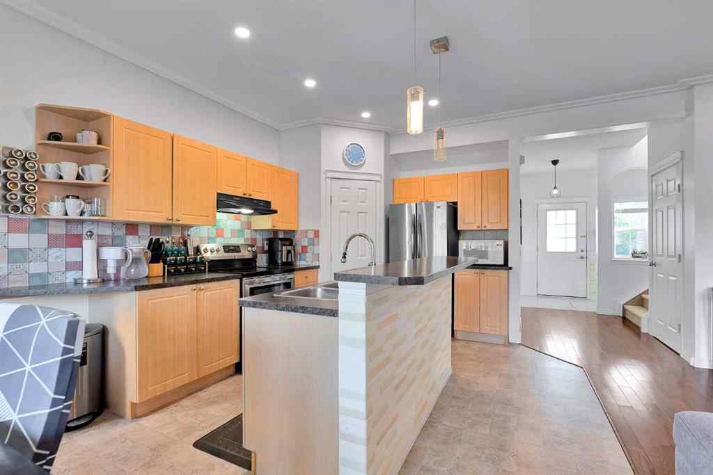 MLS® A2257740 - 175 Evansmeade Common NW in Evanston Calgary, Residential