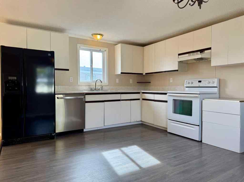 MLS® A2257742 - Unit #6 9824 104 Avenue  in NONE Clairmont, Mobile