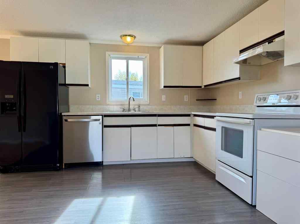 MLS® A2257742 - Unit #6 9824 104 Avenue  in NONE Clairmont, Mobile