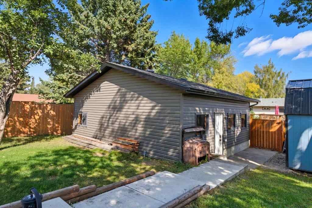 MLS® A2257747 - 660 Wallace Drive  in NONE Carstairs, Residential
