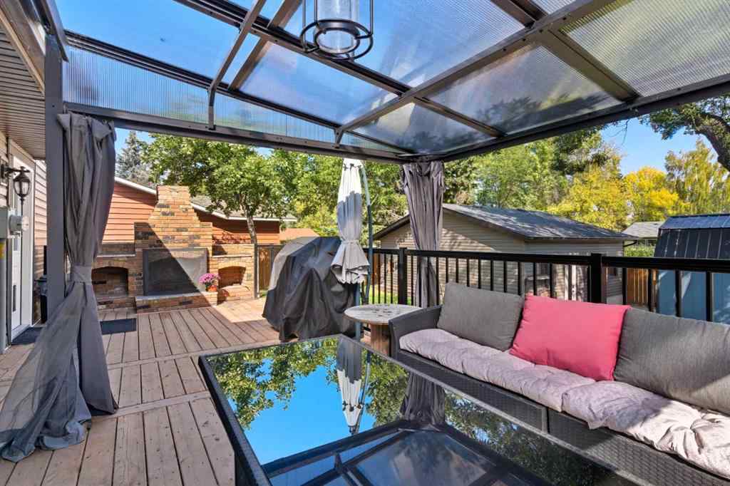 MLS® A2257747 - 660 Wallace Drive  in NONE Carstairs, Residential