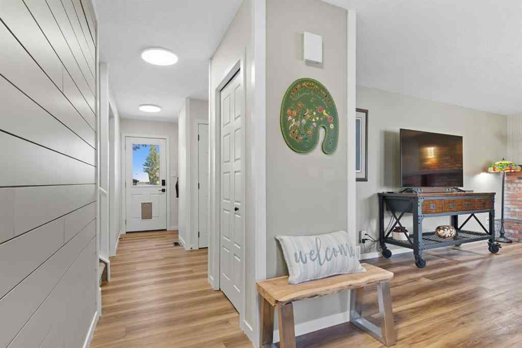 MLS® A2257747 - 660 Wallace Drive  in NONE Carstairs, Residential