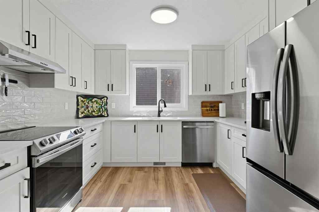 MLS® A2257747 - 660 Wallace Drive  in NONE Carstairs, Residential