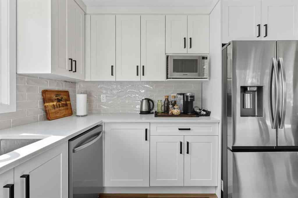 MLS® A2257747 - 660 Wallace Drive  in NONE Carstairs, Residential
