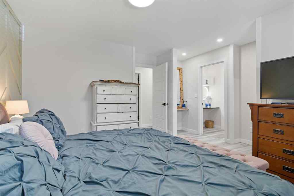 MLS® A2257747 - 660 Wallace Drive  in NONE Carstairs, Residential