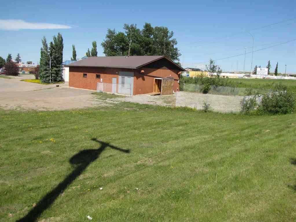 MLS® A2257752 - 4303 and 4301 49 Street  in Eastgate Innisfail, Commercial