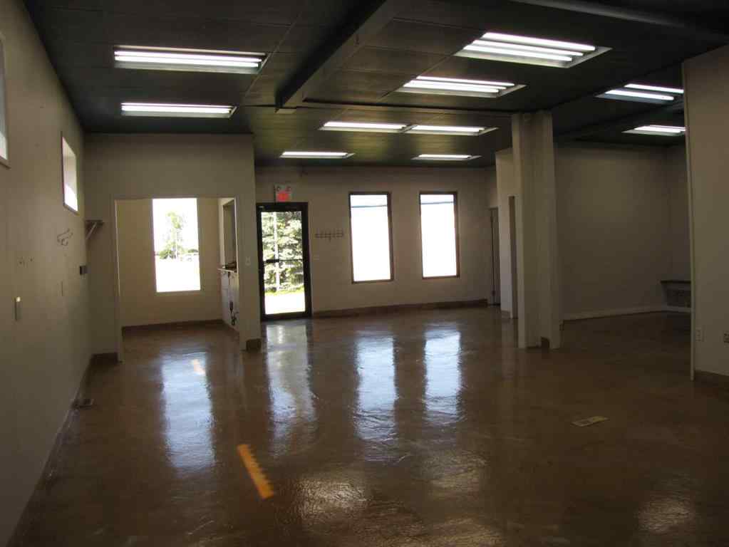 MLS® A2257752 - 4303 and 4301 49 Street  in Eastgate Innisfail, Commercial