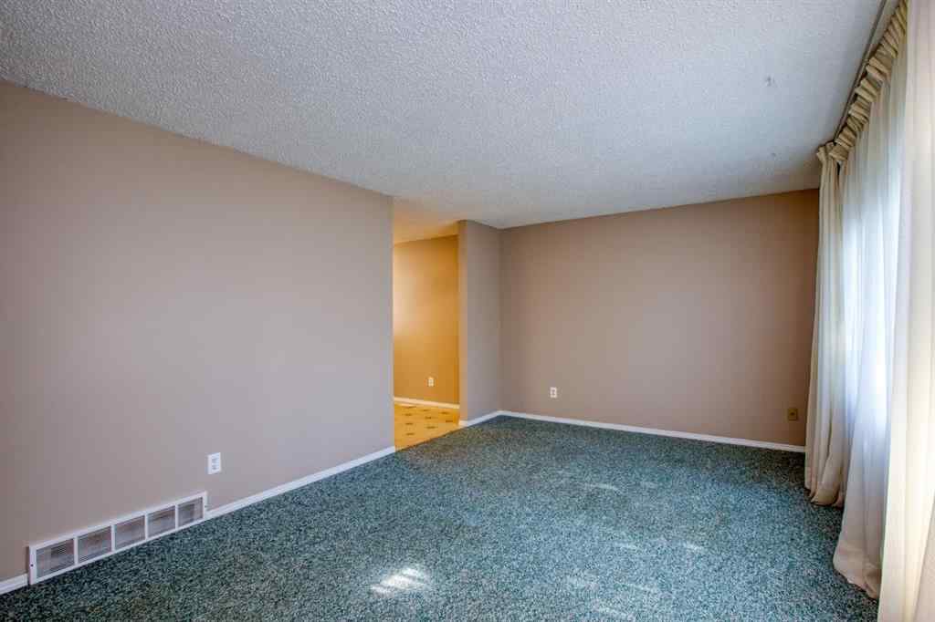 MLS® A2257753 - 6791 Malvern Road NE in Marlborough Park Calgary, Residential