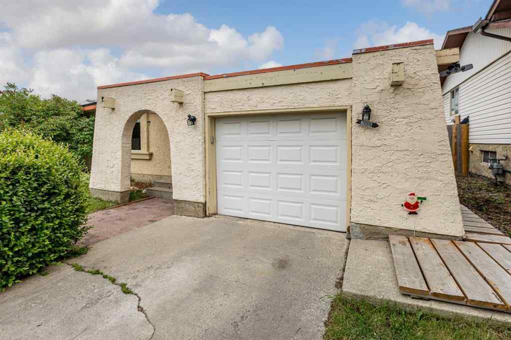 MLS® A2257762 - 703 130 Avenue SW in Canyon Meadows Calgary, Residential