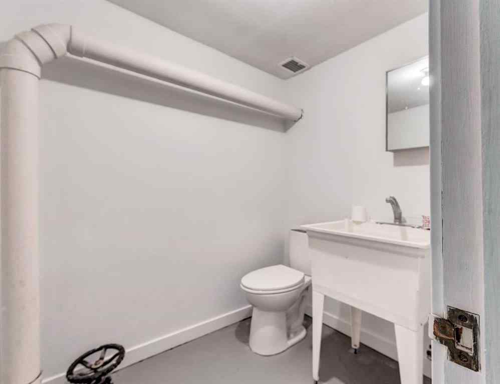 MLS® A2257763 - 622 3 Street SE in SE Hill Medicine Hat, Commercial