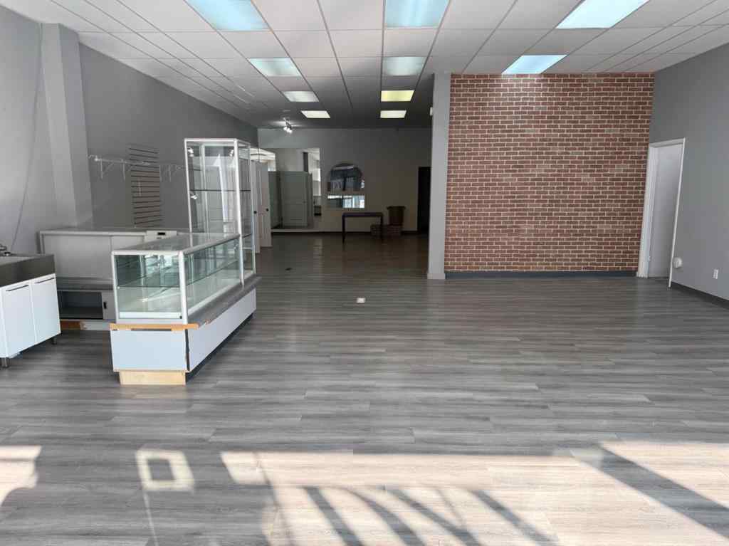 MLS® A2257763 - 622 3 Street SE in SE Hill Medicine Hat, Commercial