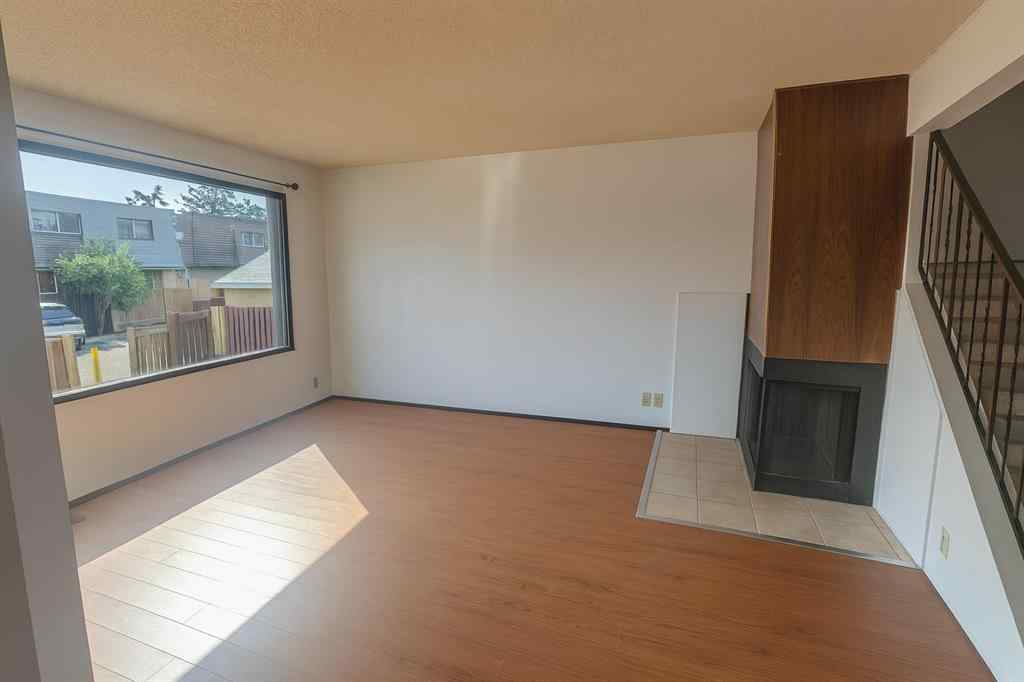 MLS® A2257764 - Unit #3 11 Blackthorn Bay NE in Thorncliffe Calgary, Residential