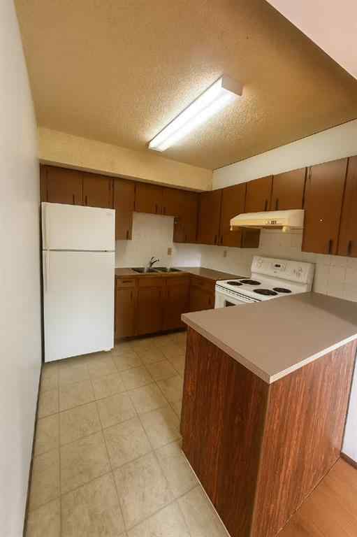 MLS® A2257764 - Unit #3 11 Blackthorn Bay NE in Thorncliffe Calgary, Residential
