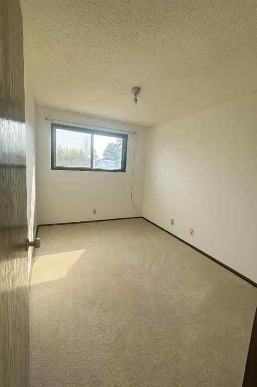 MLS® A2257764 - Unit #3 11 Blackthorn Bay NE in Thorncliffe Calgary, Residential