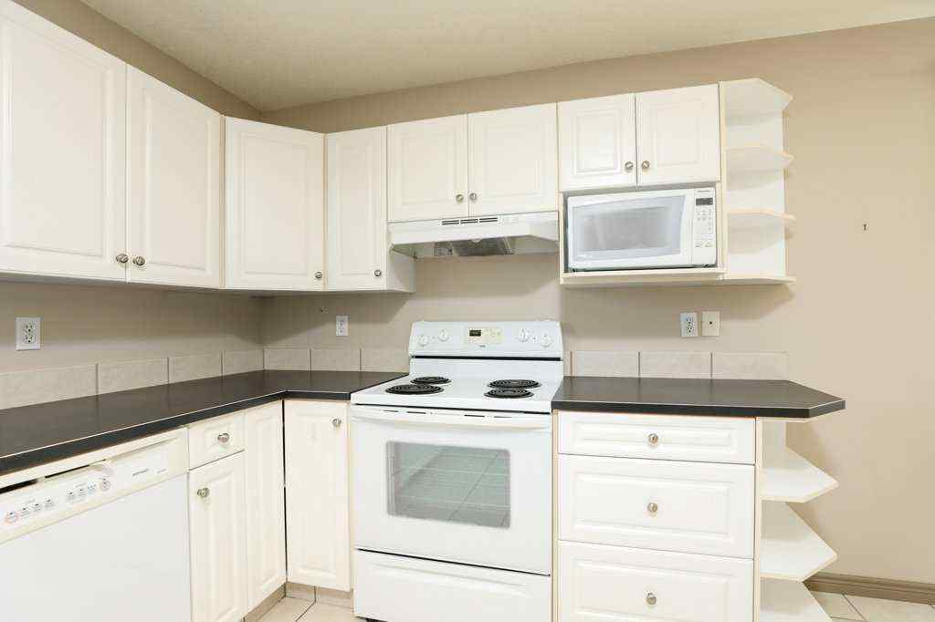 MLS® A2257765 - 1708 2A Avenue N in Westminster Lethbridge, Residential