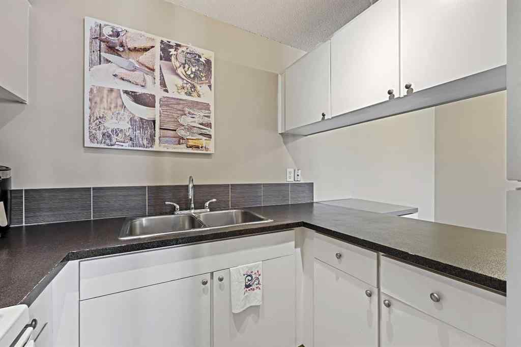 MLS® A2257766 - Unit #224 101 Big Hill Way SE in Big Springs Airdrie, Residential