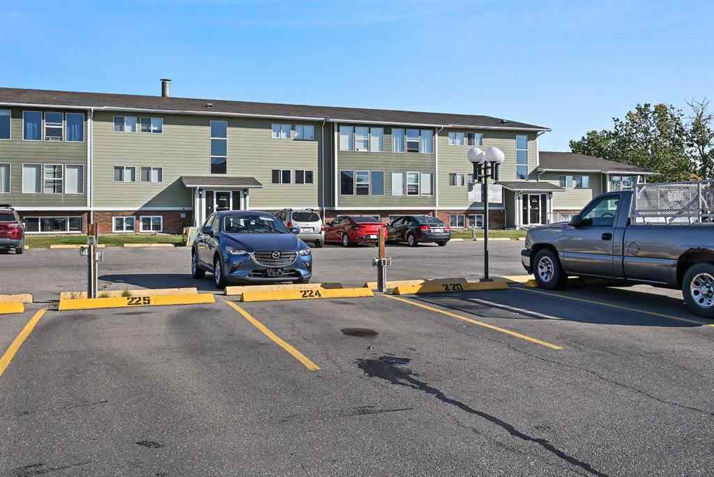 MLS® A2257766 - Unit #224 101 Big Hill Way SE in Big Springs Airdrie, Residential