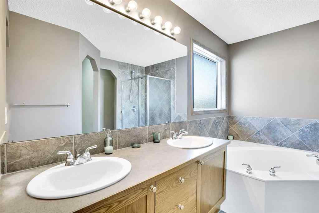 MLS® A2257768 - 2 Tuscany Ravine Landing NW in Tuscany Calgary, Residential