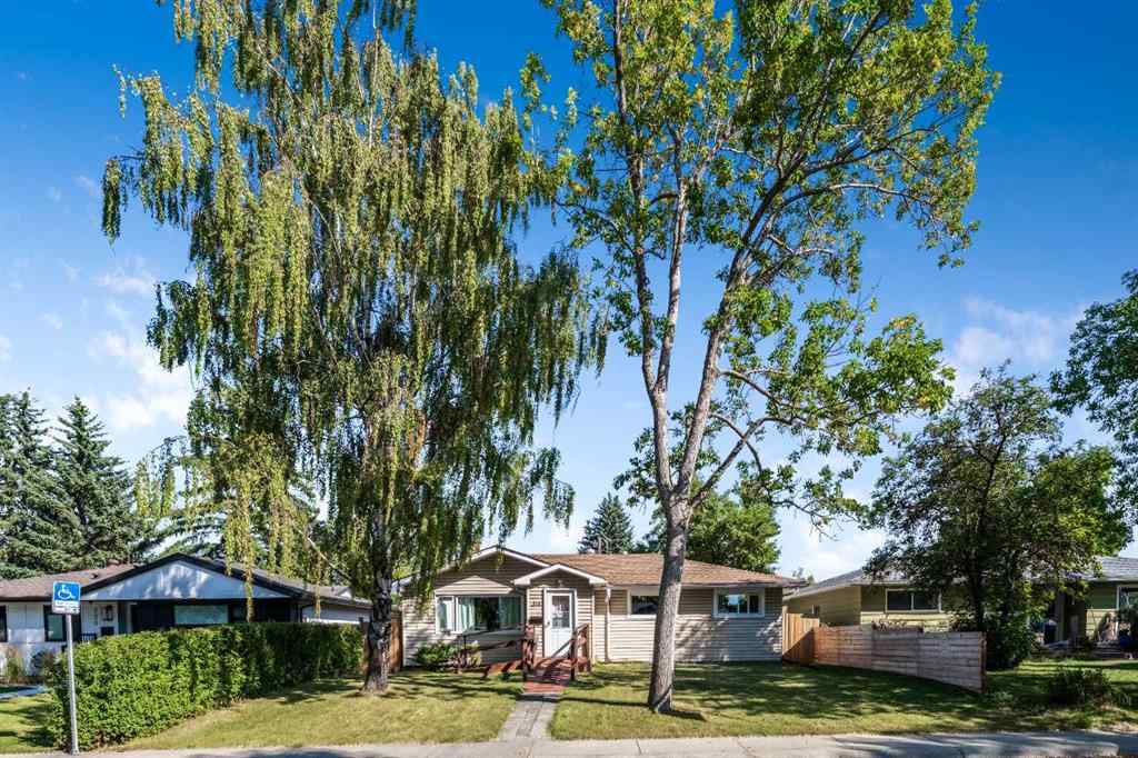MLS® A2257771 - 216 Havenhurst Crescent SW in Haysboro Calgary, Residential