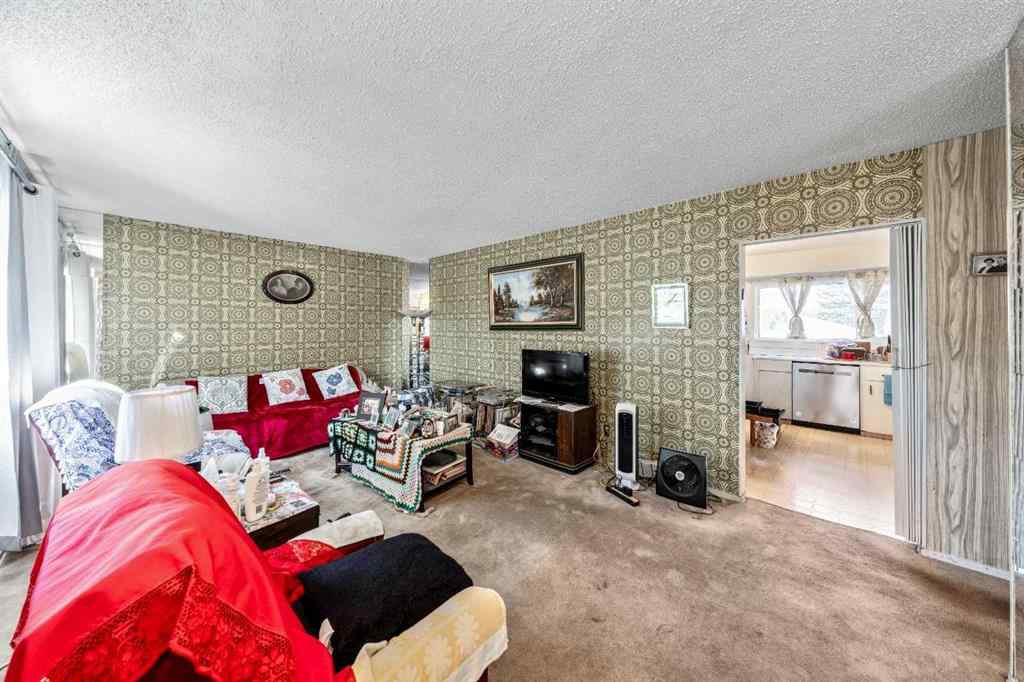 MLS® A2257771 - 216 Havenhurst Crescent SW in Haysboro Calgary, Residential