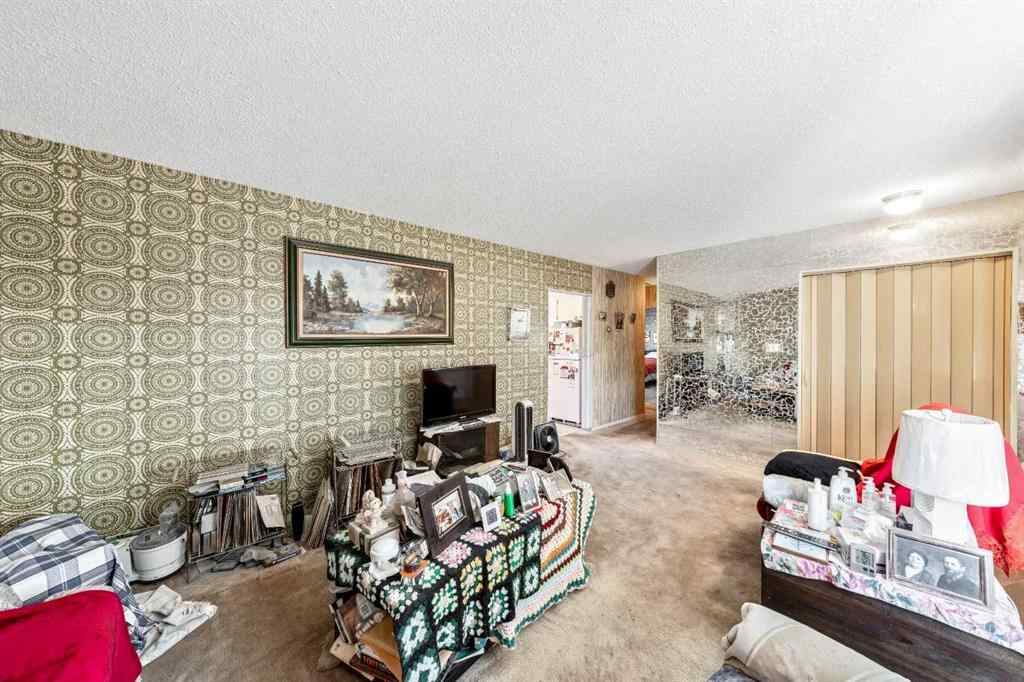 MLS® A2257771 - 216 Havenhurst Crescent SW in Haysboro Calgary, Residential