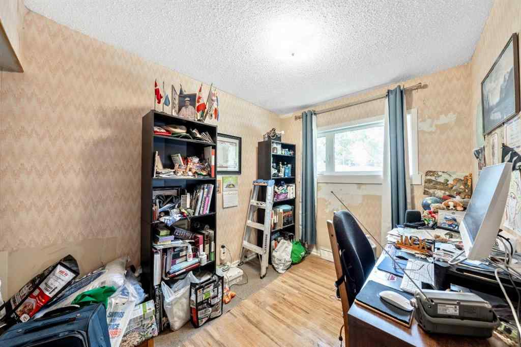 MLS® A2257771 - 216 Havenhurst Crescent SW in Haysboro Calgary, Residential