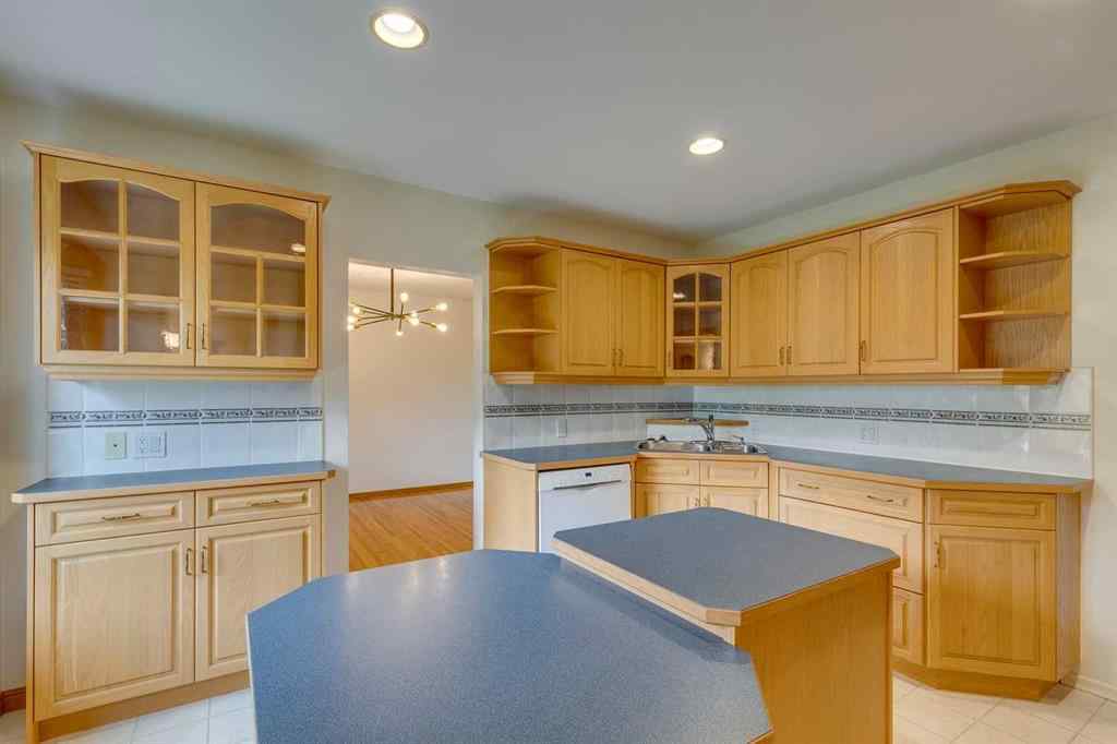 MLS® A2257795 - 104 Haysboro Crescent SW in Haysboro Calgary, Residential