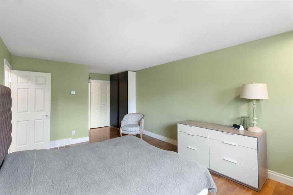 MLS® A2257799 - 152 Lake Mead Crescent SE in Lake Bonavista Calgary, Residential