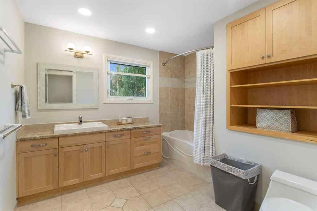 MLS® A2257799 - 152 Lake Mead Crescent SE in Lake Bonavista Calgary, Residential