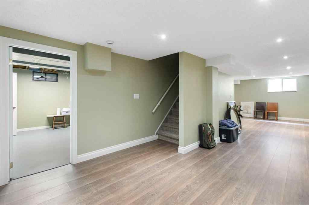 MLS® A2257799 - 152 Lake Mead Crescent SE in Lake Bonavista Calgary, Residential