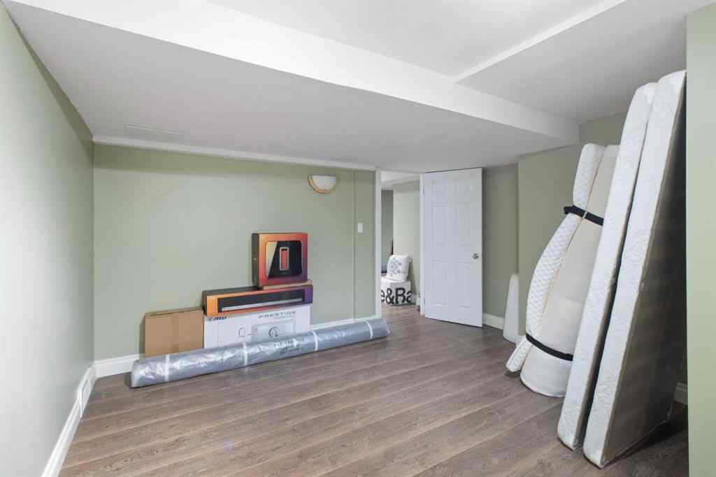 MLS® A2257799 - 152 Lake Mead Crescent SE in Lake Bonavista Calgary, Residential