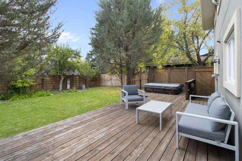 MLS® A2257799 - 152 Lake Mead Crescent SE in Lake Bonavista Calgary, Residential