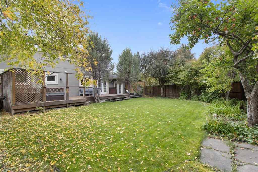MLS® A2257799 - 152 Lake Mead Crescent SE in Lake Bonavista Calgary, Residential