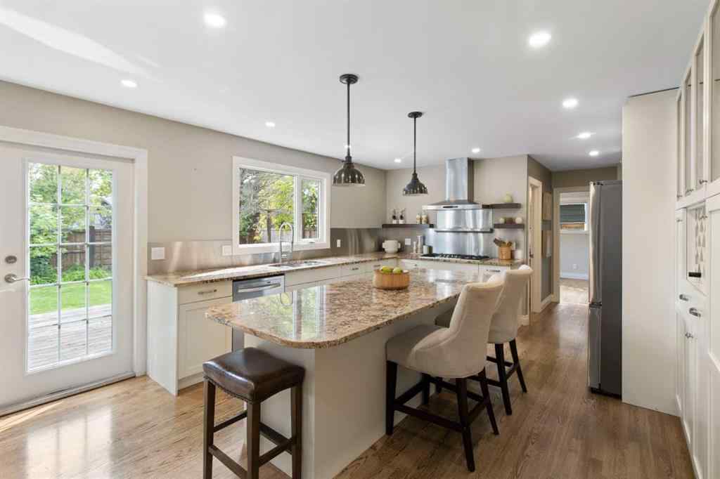 MLS® A2257799 - 152 Lake Mead Crescent SE in Lake Bonavista Calgary, Residential