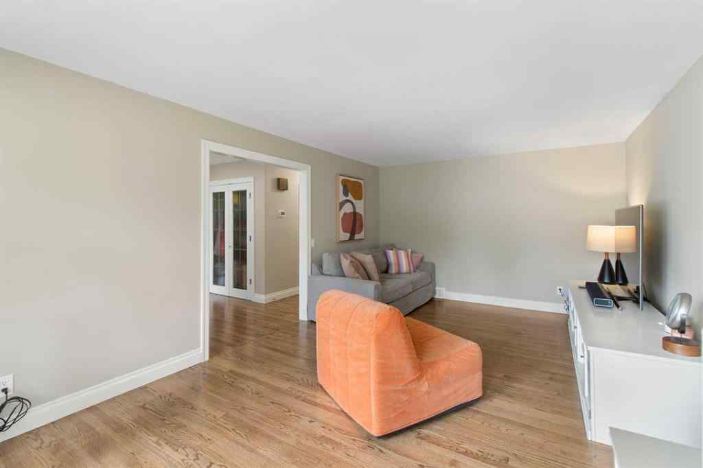 MLS® A2257799 - 152 Lake Mead Crescent SE in Lake Bonavista Calgary, Residential