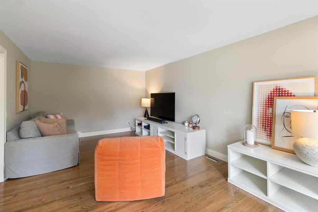 MLS® A2257799 - 152 Lake Mead Crescent SE in Lake Bonavista Calgary, Residential