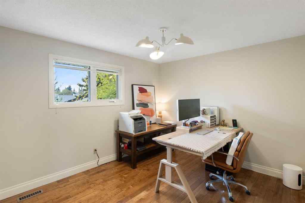 MLS® A2257799 - 152 Lake Mead Crescent SE in Lake Bonavista Calgary, Residential