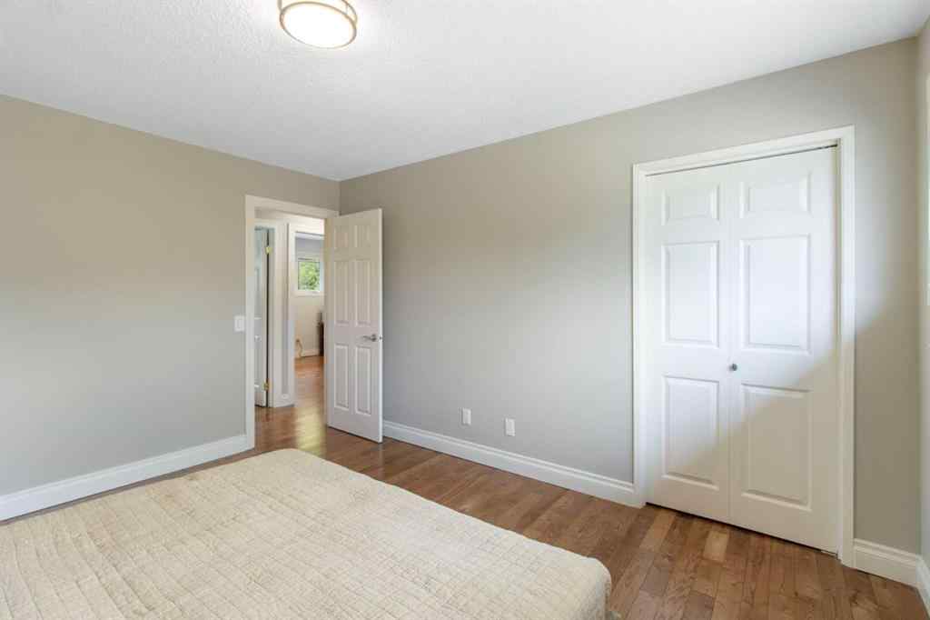 MLS® A2257799 - 152 Lake Mead Crescent SE in Lake Bonavista Calgary, Residential