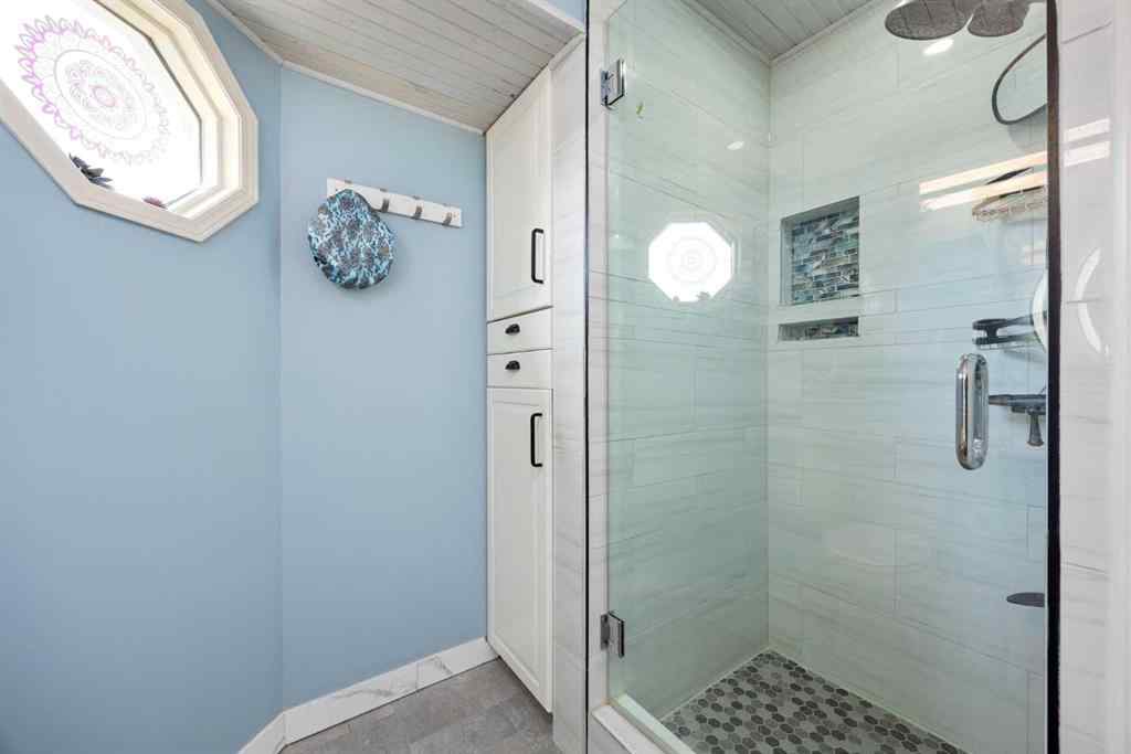 MLS® A2257800 - 147 Midpark Drive SE in Midnapore Calgary, Residential