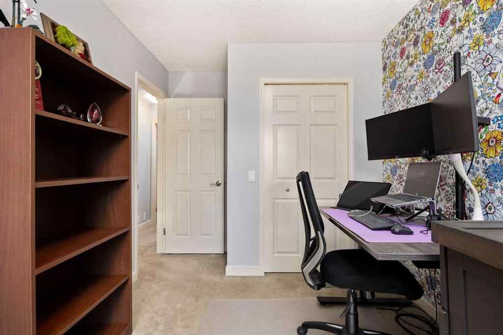 MLS® A2257800 - 147 Midpark Drive SE in Midnapore Calgary, Residential