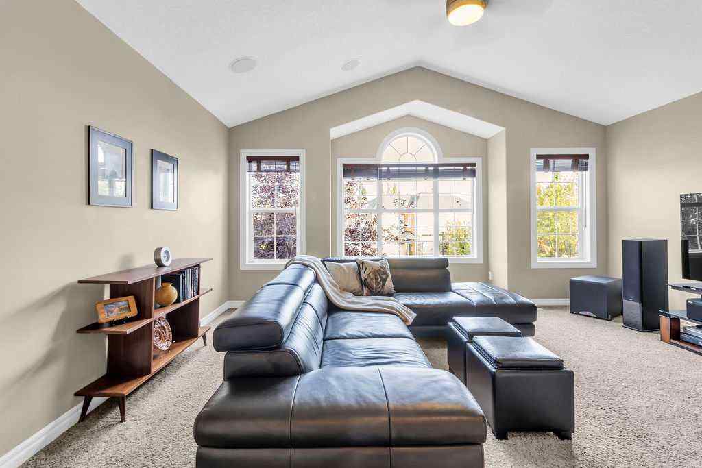 MLS® A2257802 - 122 Discovery Ridge Gardens SW in Discovery Ridge Calgary, Residential