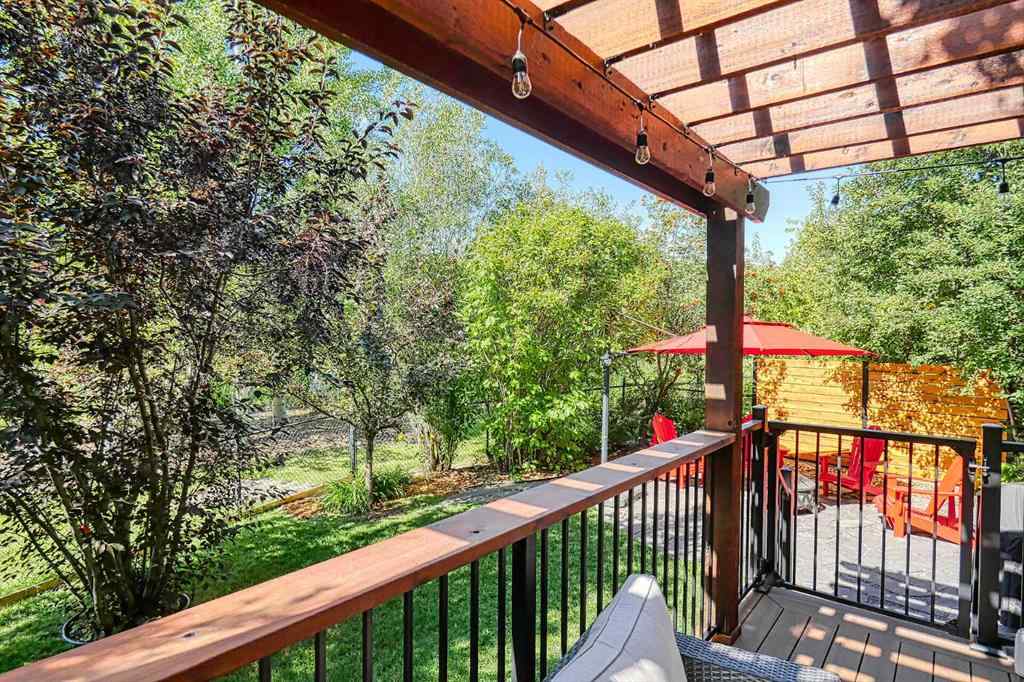 MLS® A2257802 - 122 Discovery Ridge Gardens SW in Discovery Ridge Calgary, Residential