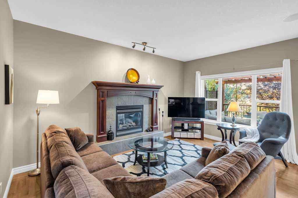 MLS® A2257802 - 122 Discovery Ridge Gardens SW in Discovery Ridge Calgary, Residential